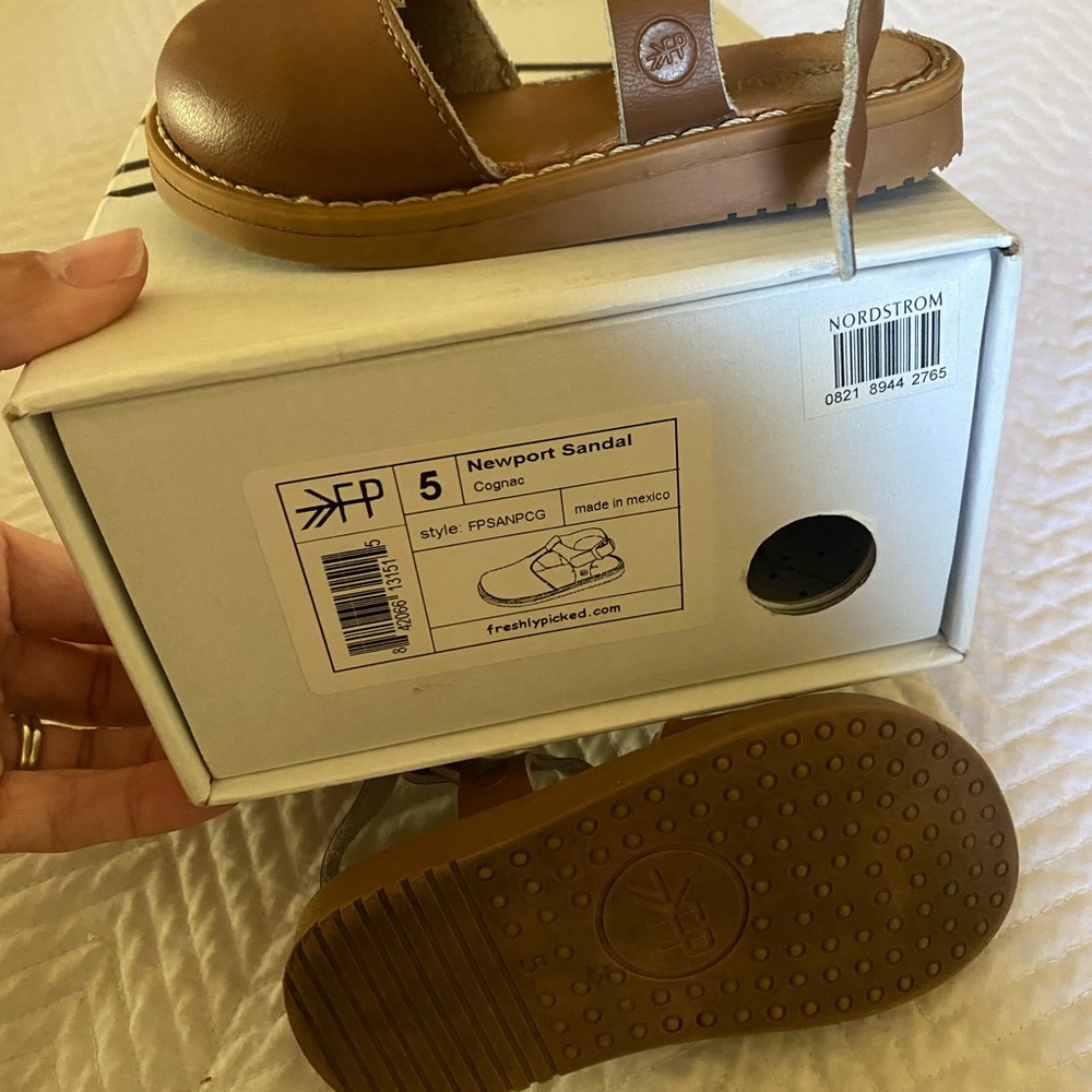 Freshly Picked Kids Brown Sandals-Like new